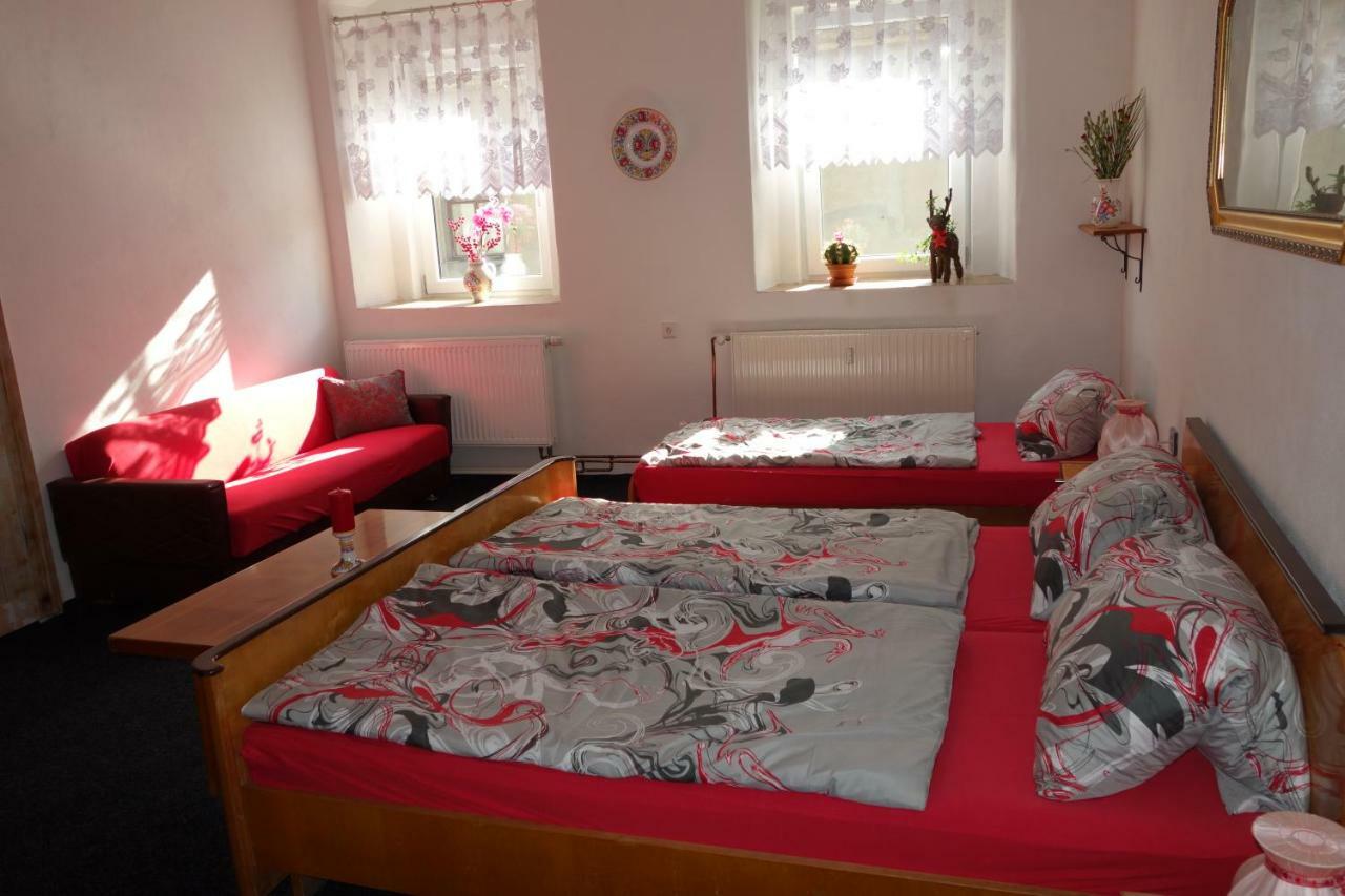 chalupa Hora Svateho Sebestiana Bagian luar foto