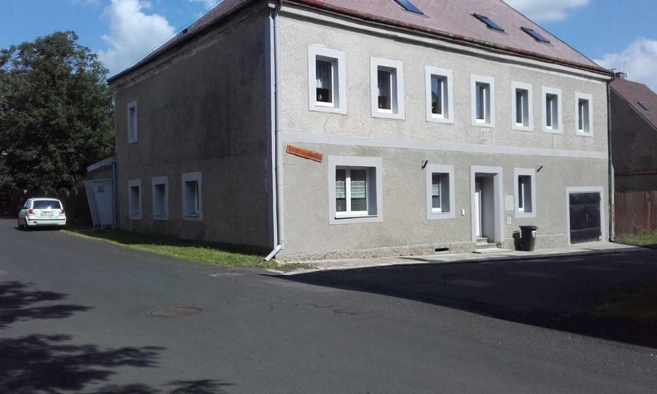 chalupa Hora Svateho Sebestiana Bagian luar foto